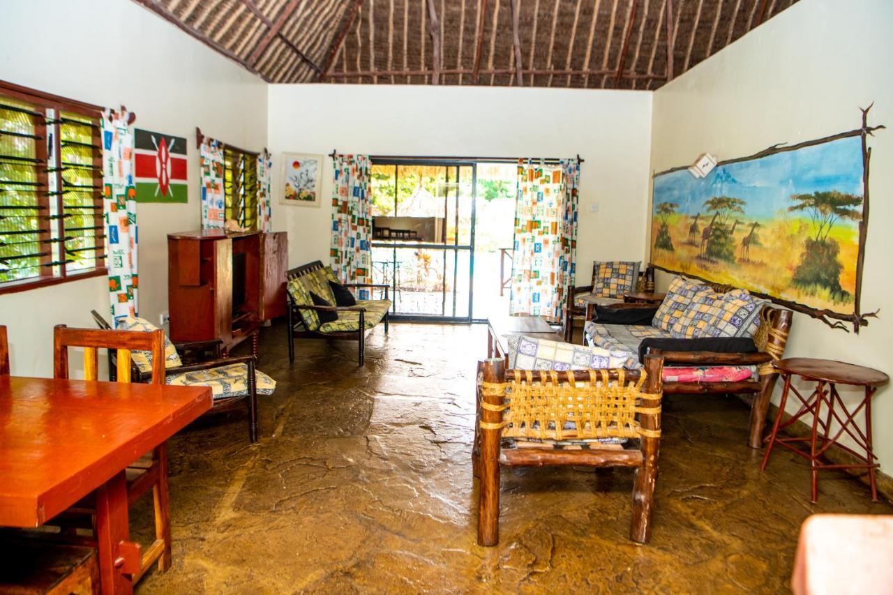 Oasis Diani Beach Villas Exterior foto