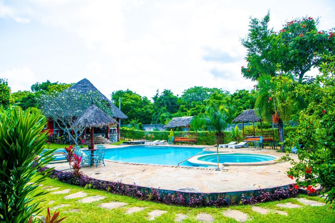 Oasis Diani Beach Villas Exterior foto